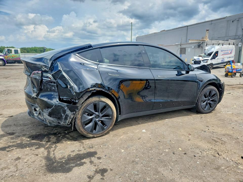 61939966 :رقم المزاد ، 7SAYGDEE2SF301273 vin ، 2025 Tesla Model Y مزاد بيع