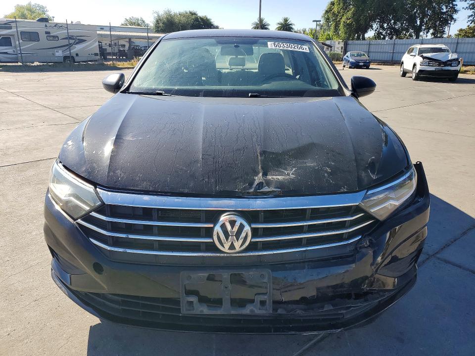 60330266 :رقم المزاد ، 3VWN57BU5KM244756 vin ، 2019 Volkswagen Jetta مزاد بيع