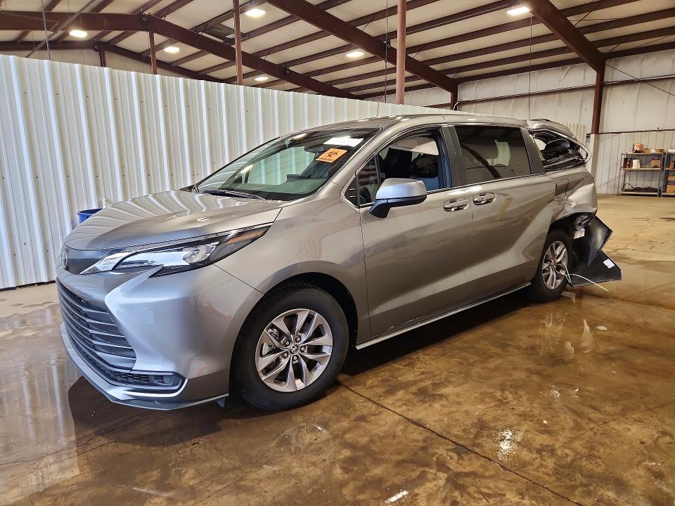 59657736 :رقم المزاد ، 5TDKRKEC6TS295197 vin ، 2026 Toyota Sienna مزاد بيع