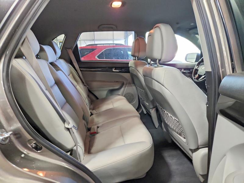 60549556 :رقم المزاد ، 5XYKTCA18BG013133 vin ، 2011 Kia Sorento مزاد بيع