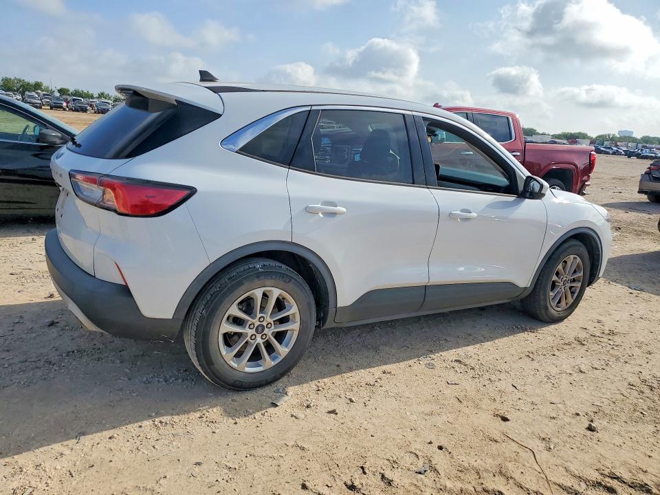 61881536 :رقم المزاد ، 1FMCU0G67MUA58791 vin ، 2021 Ford Escape مزاد بيع