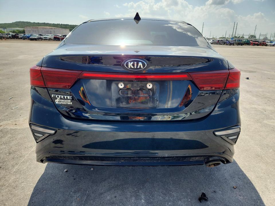 2021 Kia Forte მანქანა იყიდება აუქციონზე, vin: 3KPF24AD7ME270644, აუქციონის ნომერი: 61973356