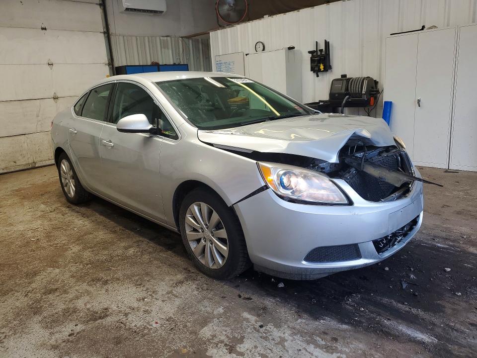63104846 :رقم المزاد ، 1G4PP5SK4F4153354 vin ، 2015 Buick Verano مزاد بيع