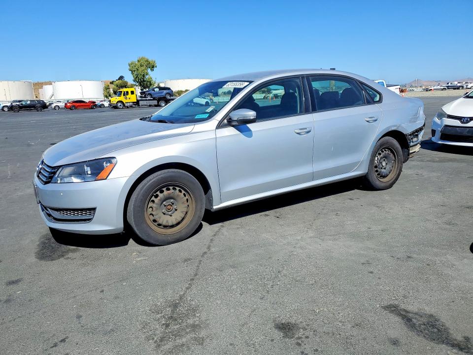 63155356 :رقم المزاد ، 1VWAT7A36FC099666 vin ، 2015 Volkswagen Passat مزاد بيع