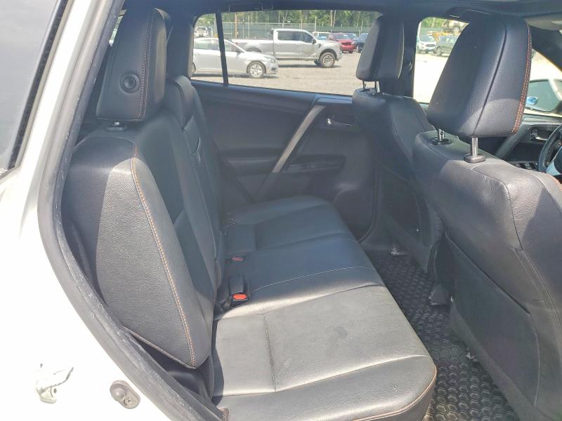 58930446 :رقم المزاد ، JTMJJREV6JD158413 vin ، 2018 Toyota Rav4 Hv مزاد بيع
