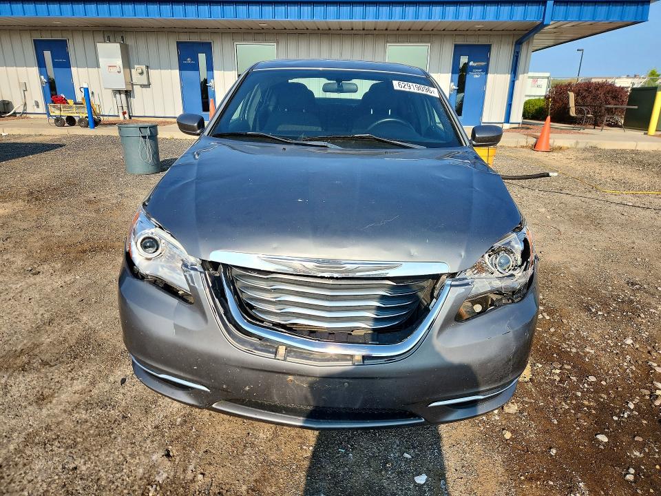 62919096 :رقم المزاد ، 1C3BC1FB0BN614619 vin ، 2011 Chrysler 200 مزاد بيع