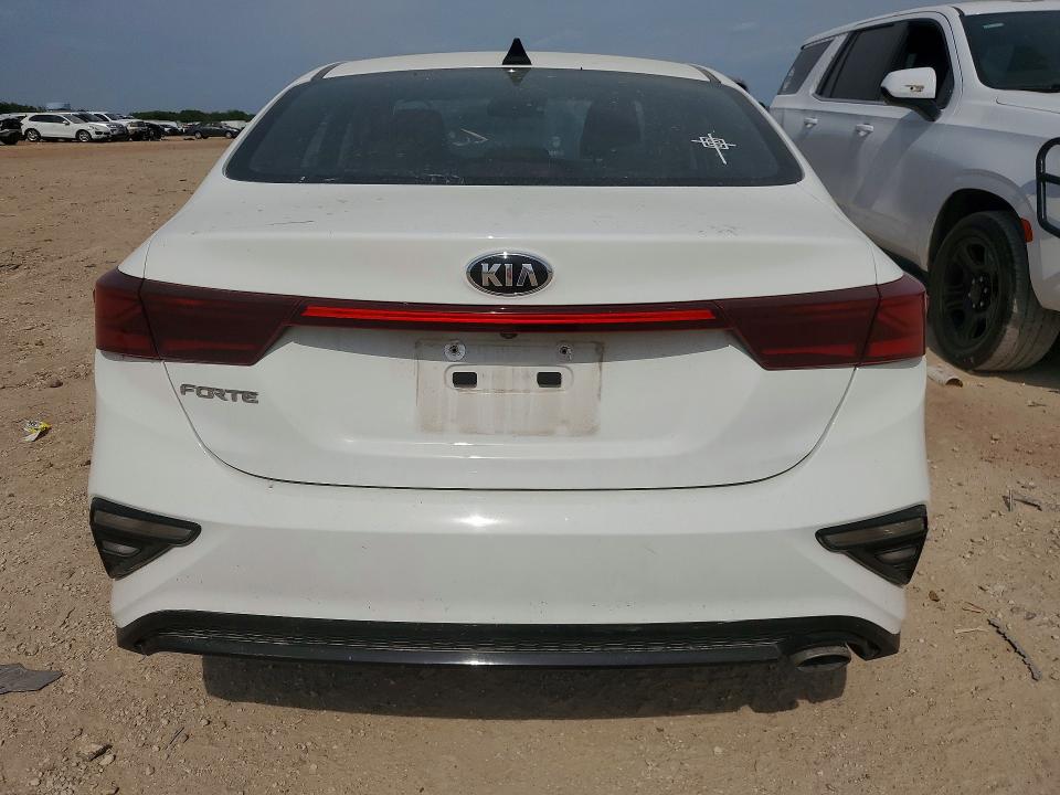62157606 :رقم المزاد ، 3KPF24AD8ME339339 vin ، 2021 Kia Forte مزاد بيع