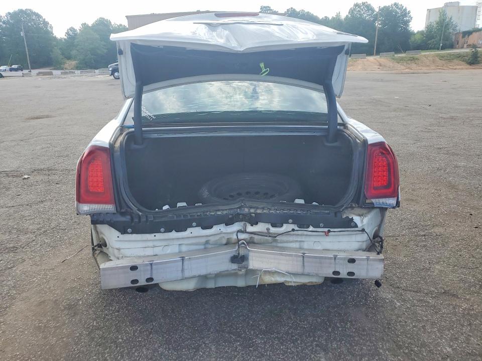 60615556 :رقم المزاد ، 2C3CCAAG3JH279063 vin ، 2018 Chrysler 300 مزاد بيع