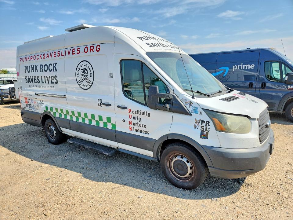 61621886 :رقم المزاد ، 1FTSW3XVXFKA63081 vin ، 2015 Ford Transit مزاد بيع