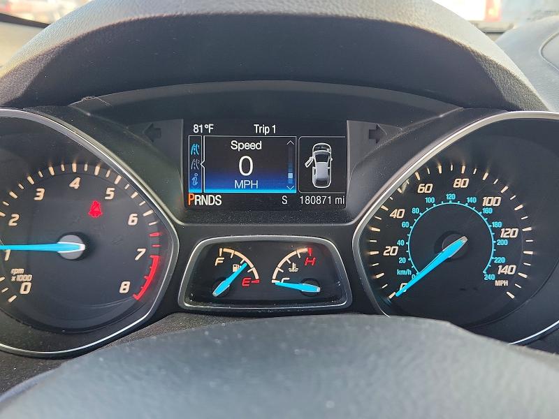 61002306 :رقم المزاد ، 1FMCU0G90FUC88427 vin ، 2015 Ford Escape مزاد بيع