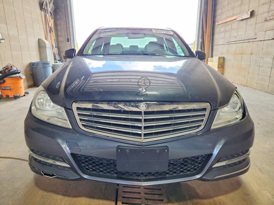60331196 :رقم المزاد ، WDDGF8AB5DR288584 vin ، 2013 Mercedes-benz C-class مزاد بيع