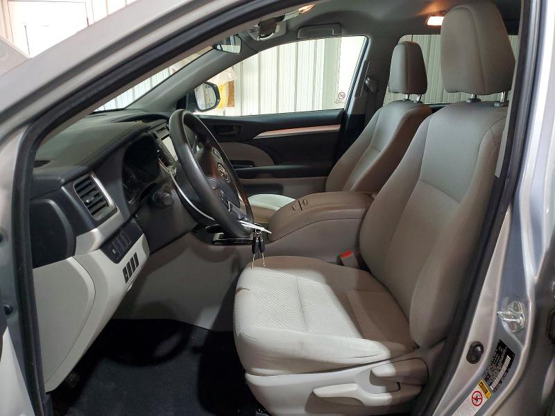 60449966 :رقم المزاد ، 5TDBZRFH5JS805880 vin ، 2018 Toyota Highlander مزاد بيع