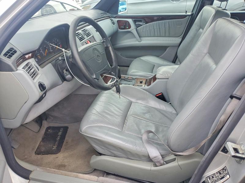 1996 Mercedes-benz E მანქანა იყიდება აუქციონზე, vin: WDBJF55F5TJ013532, აუქციონის ნომერი: 62653026