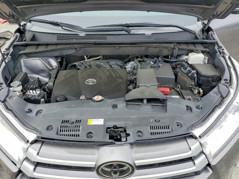 2018 Toyota Highlander მანქანა იყიდება აუქციონზე, vin: 5TDJZRFH8JS552971, აუქციონის ნომერი: 61355086