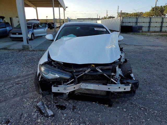 Продажа на аукционе авто 2018 Alfa Romeo Giulia, vin: ZARFAEDN1J7573529, номер лота: 62349906