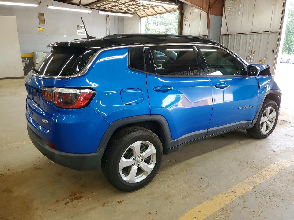 61978686 :رقم المزاد ، 3C4NJDBB9JT168412 vin ، 2018 Jeep Compass مزاد بيع