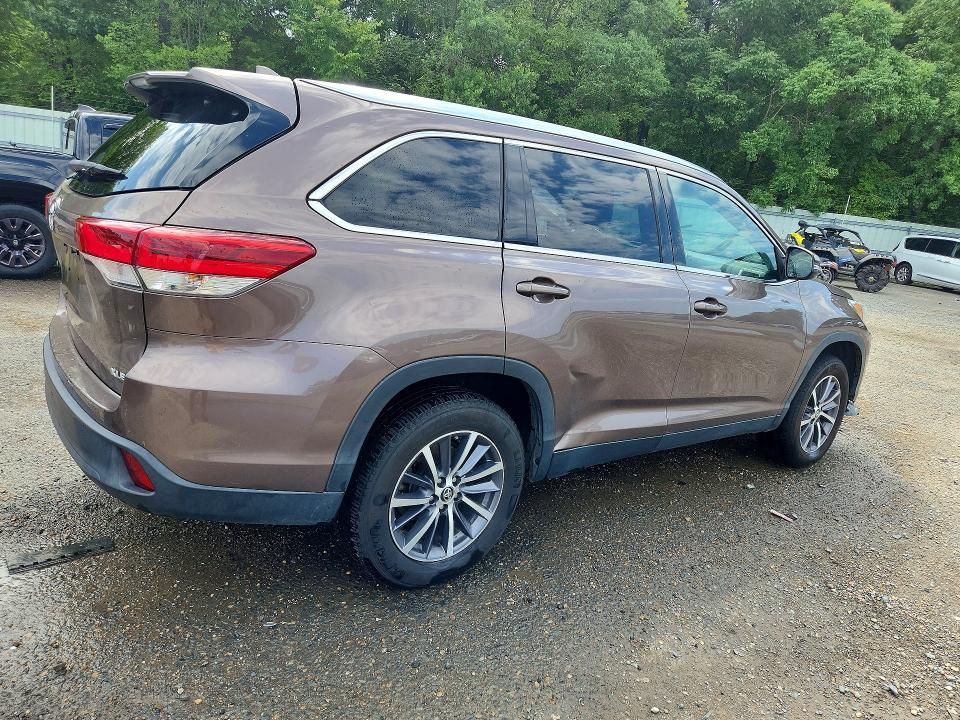 59401036 :رقم المزاد ، 5TDKZRFH8KS290472 vin ، 2019 Toyota Highlander مزاد بيع
