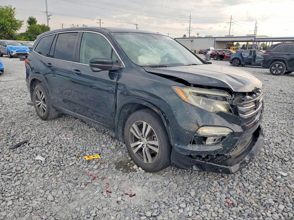 61552456 :رقم المزاد ، 5FNYF5H51HB018714 vin ، 2017 Honda Pilot مزاد بيع