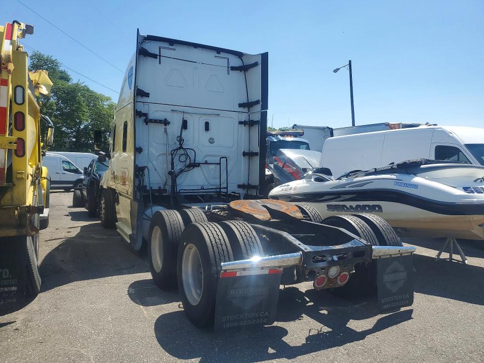61787596 :رقم المزاد ، 3AKJHHDR3MSMK4374 vin ، 2021 Freightliner Cascadia 126 مزاد بيع