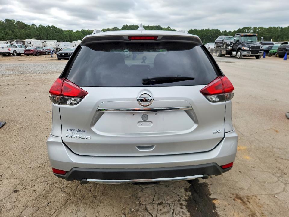 Продаж на аукціоні авто 2018 Nissan Rogue, vin: JN8AT2MT2JW450618, номер лоту: 61350126