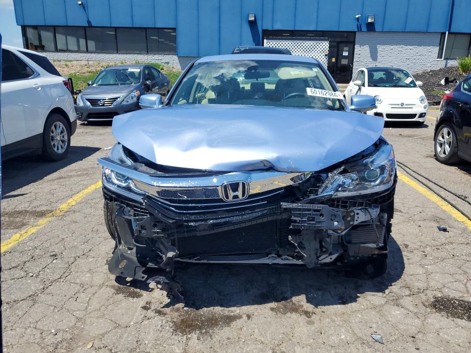 Продаж на аукціоні авто 2017 Honda Accord, vin: JHMCR6F38HC023011, номер лоту: 60162986
