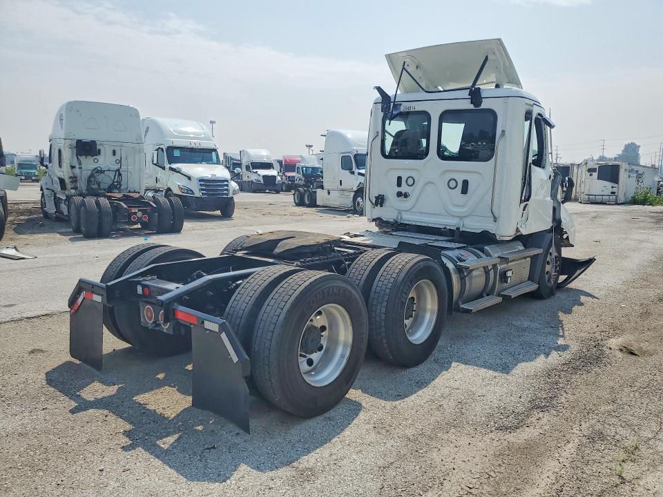 Продаж на аукціоні авто 2025 Freightliner Cascadia 116, vin: 3AKJHTDV0SDVL0279, номер лоту: 60817136