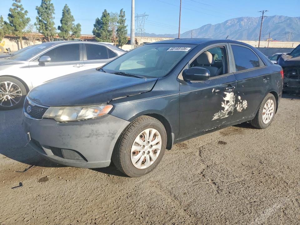 2012 Kia Forte მანქანა იყიდება აუქციონზე, vin: KNAFU4A23C5607083, აუქციონის ნომერი: 60169106