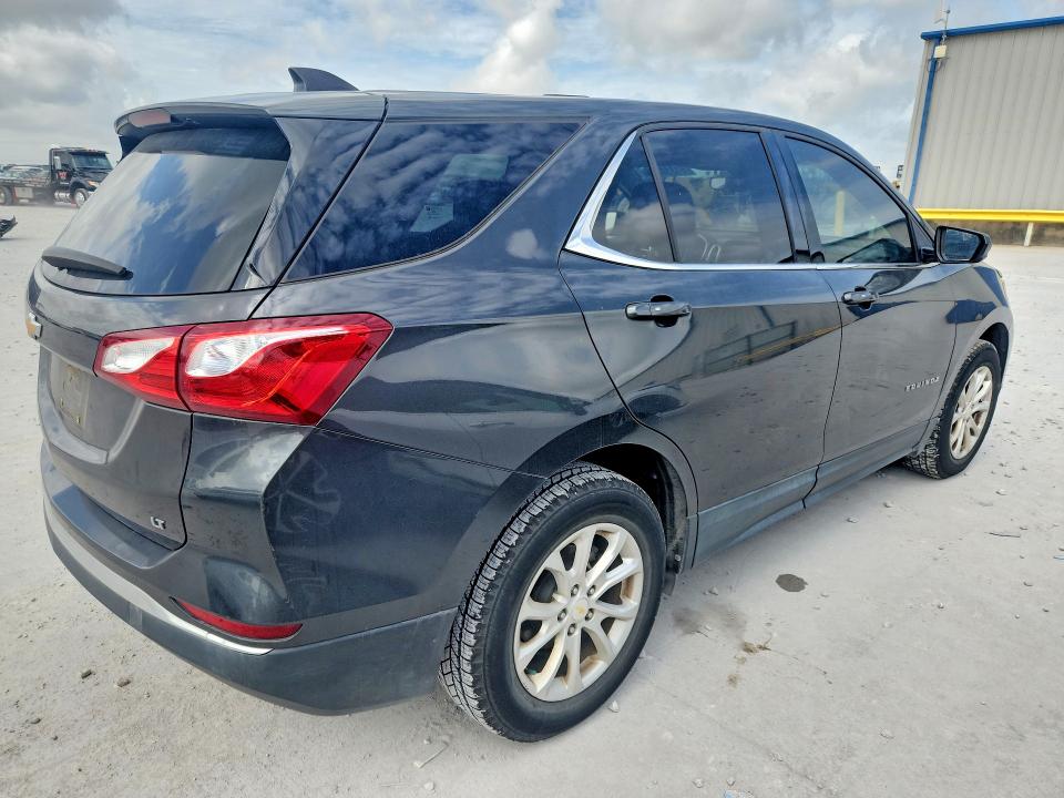 2018 Chevrolet Equinox მანქანა იყიდება აუქციონზე, vin: 2GNAXJEV2J6174131, აუქციონის ნომერი: 61310776