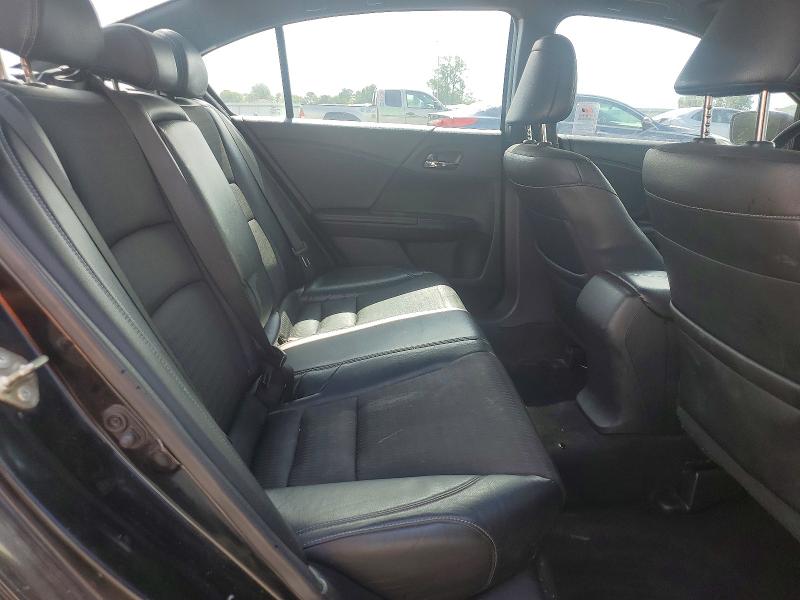 Продажа на аукционе авто 2017 Honda Accord, vin: 1HGCR2F57HA164306, номер лота: 61085436