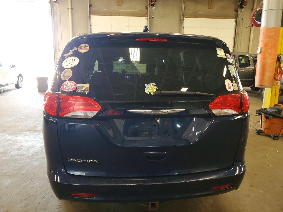 60389006 :رقم المزاد ، 2C4RC1DG8HR522212 vin ، 2017 Chrysler Pacifica مزاد بيع