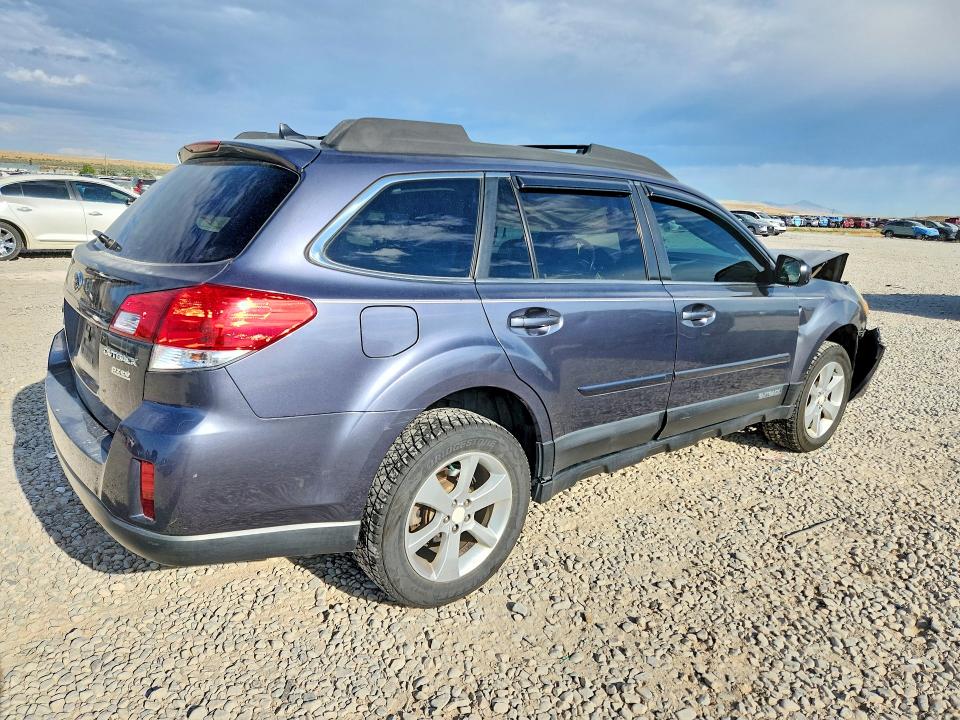 62521846 :رقم المزاد ، 4S4BRBCC1E3228087 vin ، 2014 Subaru Outback مزاد بيع