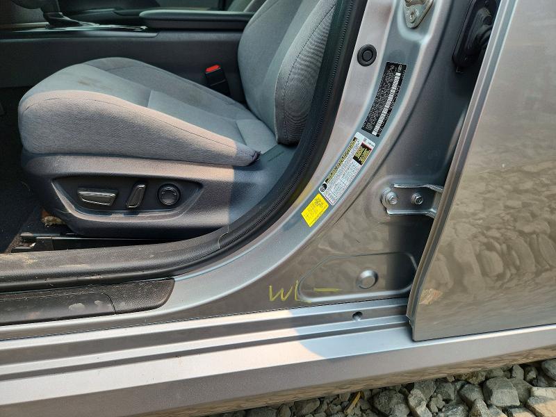 60931796 :رقم المزاد ، 4T1DBADK6SU033556 vin ، 2025 Toyota Camry مزاد بيع