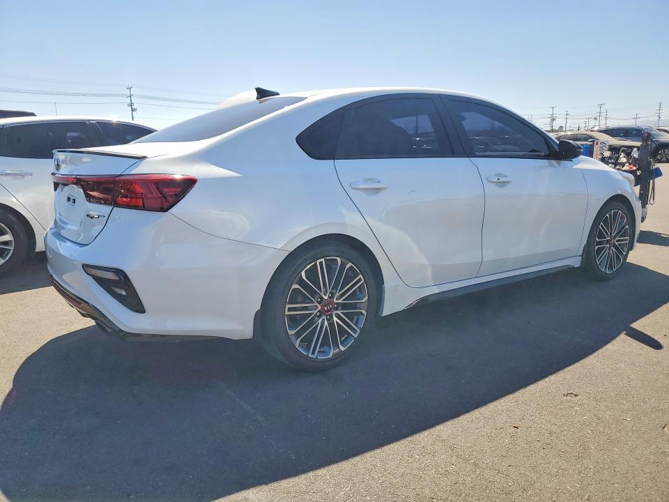 2021 Kia Forte მანქანა იყიდება აუქციონზე, vin: 3KPF44AC3ME272375, აუქციონის ნომერი: 60643086