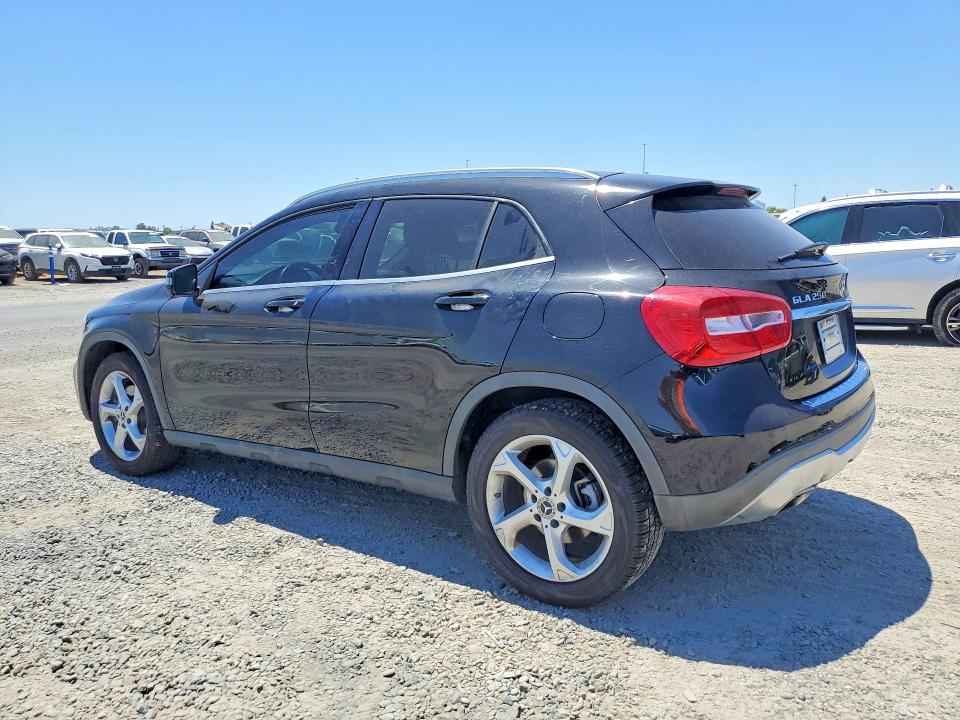 61445886 :رقم المزاد ، WDCTG4EB3JJ466151 vin ، 2018 Mercedes-benz Gla 250 مزاد بيع