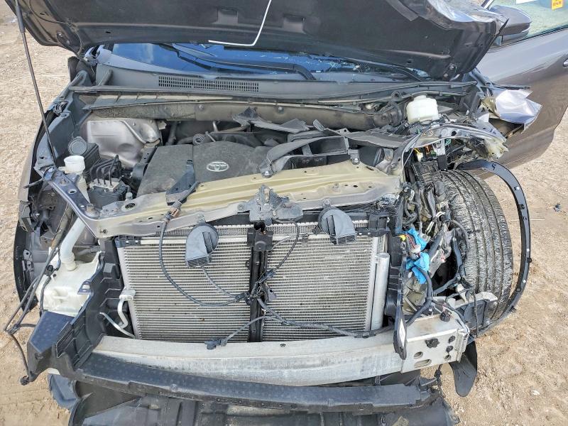 Продажа на аукционе авто 2018 Toyota Highlander, vin: 5TDJZRFHXJS525691, номер лота: 61028766