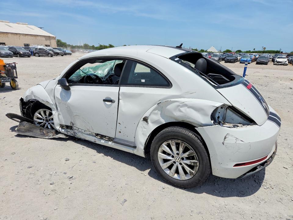 61821726 :رقم المزاد ، 3VWF17AT8HM628189 vin ، 2017 Volkswagen Beetle مزاد بيع