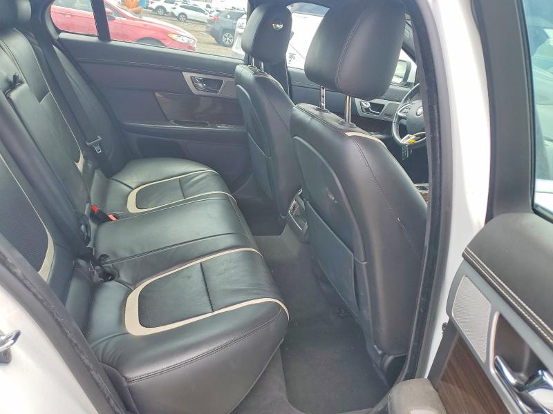 60835506 :رقم المزاد ، SAJWA0F78F8U53919 vin ، 2015 Jaguar Xf مزاد بيع