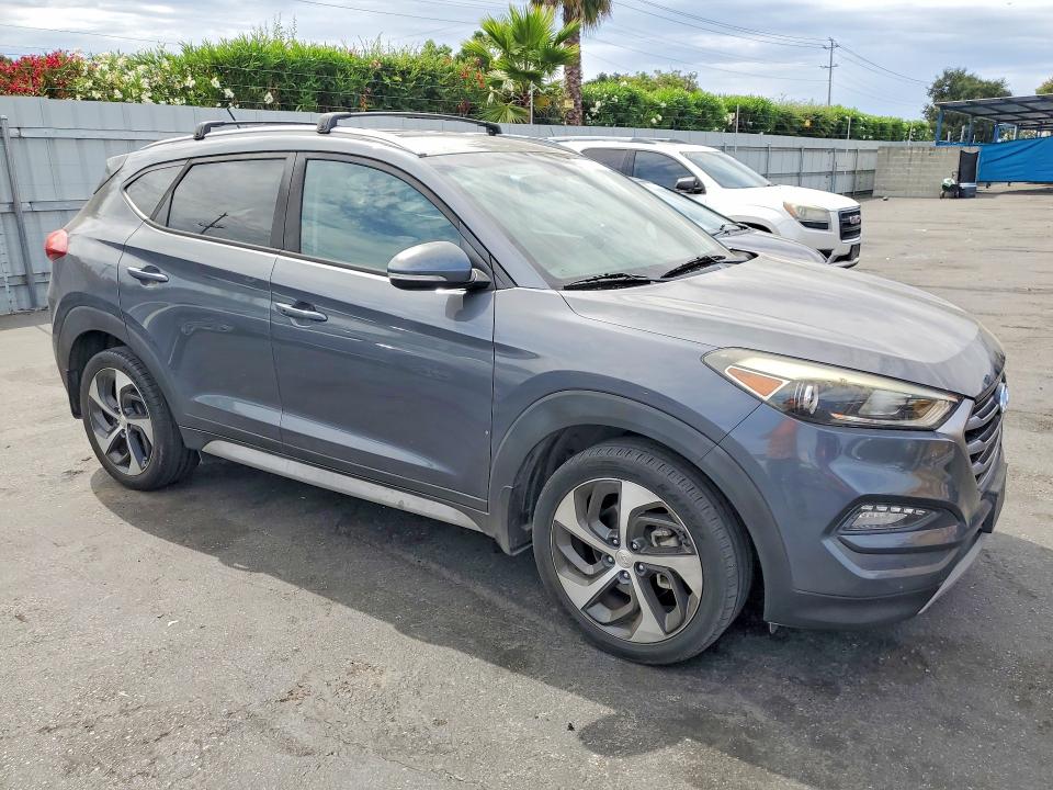 2017 Hyundai Tucson მანქანა იყიდება აუქციონზე, vin: KM8J33A29HU526348, აუქციონის ნომერი: 61082436