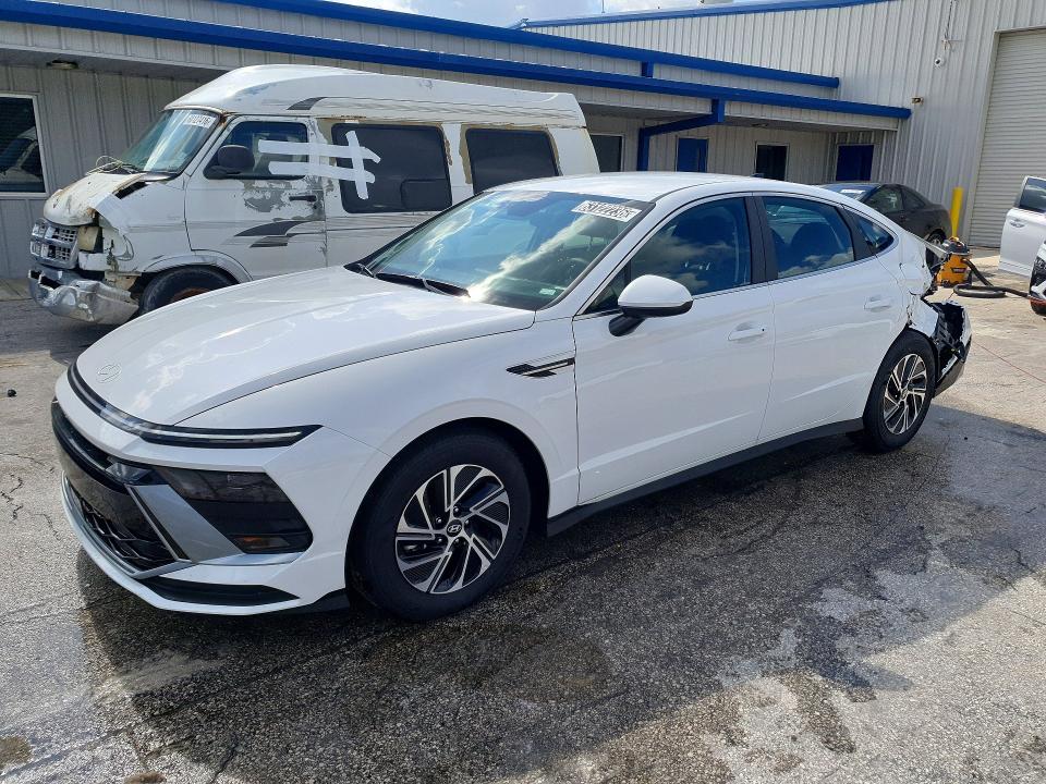 2026 Hyundai Sonata Hybrid მანქანა იყიდება აუქციონზე, vin: KMHL24JJ4TA169003, აუქციონის ნომერი: 63122236