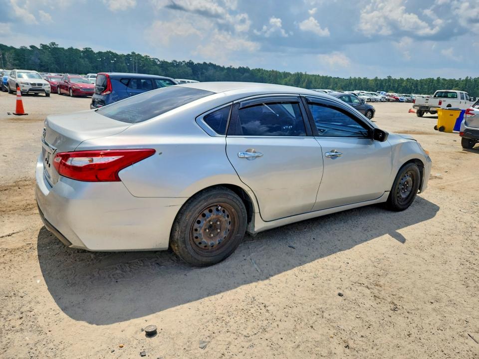2017 Nissan Altima მანქანა იყიდება აუქციონზე, vin: 1N4AL3APXHC114581, აუქციონის ნომერი: 63505026