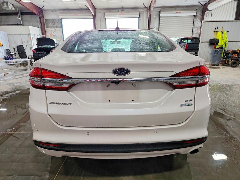 61886046 :رقم المزاد ، 3FA6P0HD9HR108793 vin ، 2017 Ford Fusion مزاد بيع