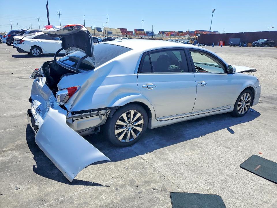 60069316 :رقم المزاد ، 4T1BK3DBXBU379967 vin ، 2011 Toyota Alavon مزاد بيع
