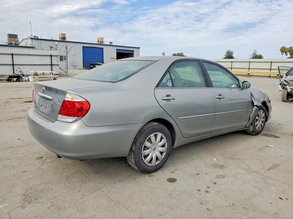 59644606 :رقم المزاد ، 4T1BE32K45U551408 vin ، 2005 Toyota Camry مزاد بيع