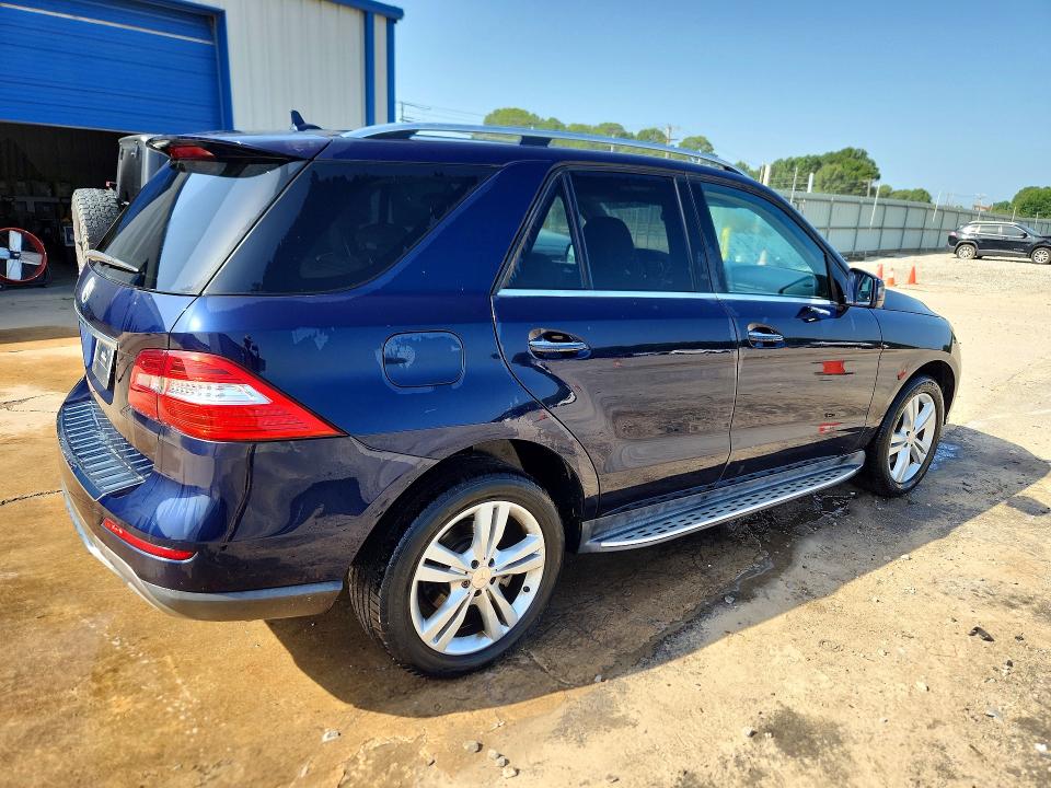 2015 Mercedes-benz Ml მანქანა იყიდება აუქციონზე, vin: 4JGDA5JB0FA443114, აუქციონის ნომერი: 61514016
