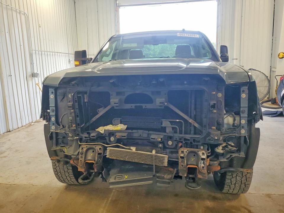 60279326 :رقم المزاد ، 1GT22ZEG6FZ106230 vin ، 2015 Gmc Sierra مزاد بيع