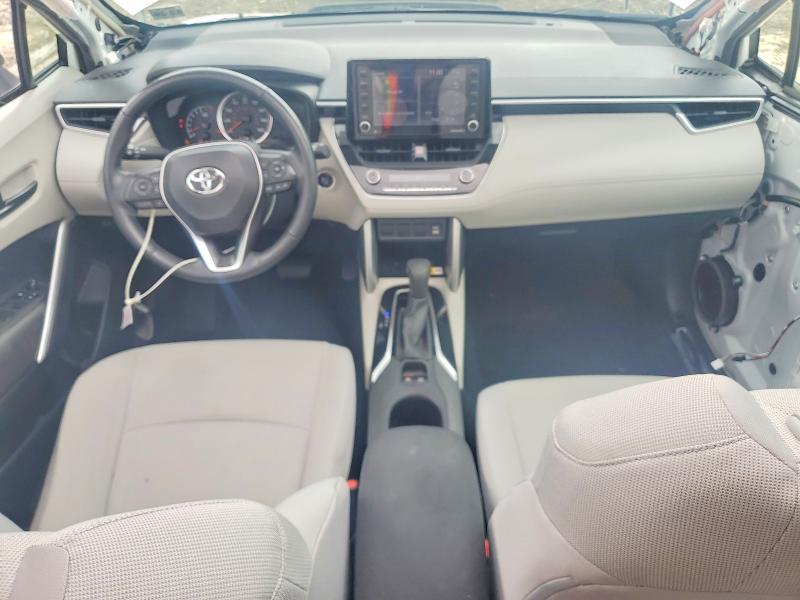 62702056 :رقم المزاد ، 7MUBAABG4NV005573 vin ، 2022 Toyota Corolla Cross مزاد بيع