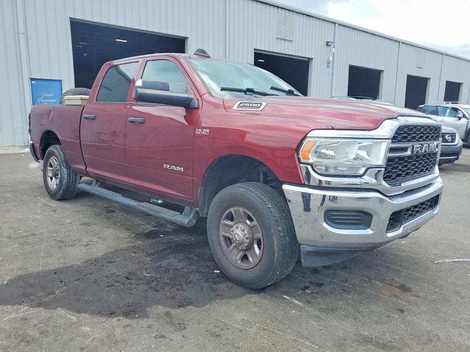63164526 :رقم المزاد ، 3C6UR5CJ3MG622982 vin ، 2021 Ram 2500 مزاد بيع