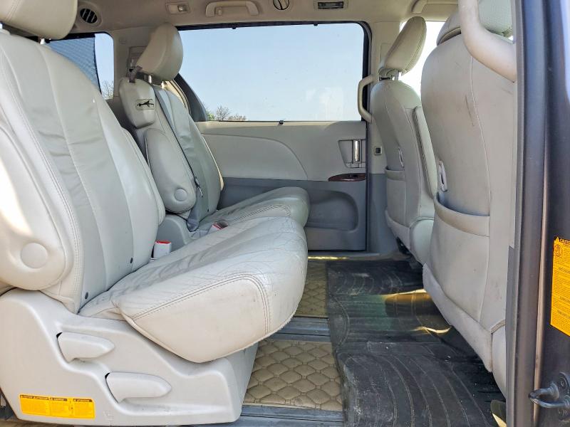 58539126 :رقم المزاد ، 5TDYK3DC7BS066127 vin ، 2011 Toyota Sienna مزاد بيع