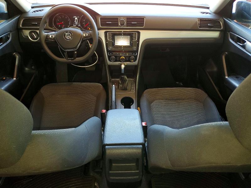 61916626 :رقم المزاد ، 1VWAT7A30HC029504 vin ، 2017 Volkswagen Passat مزاد بيع