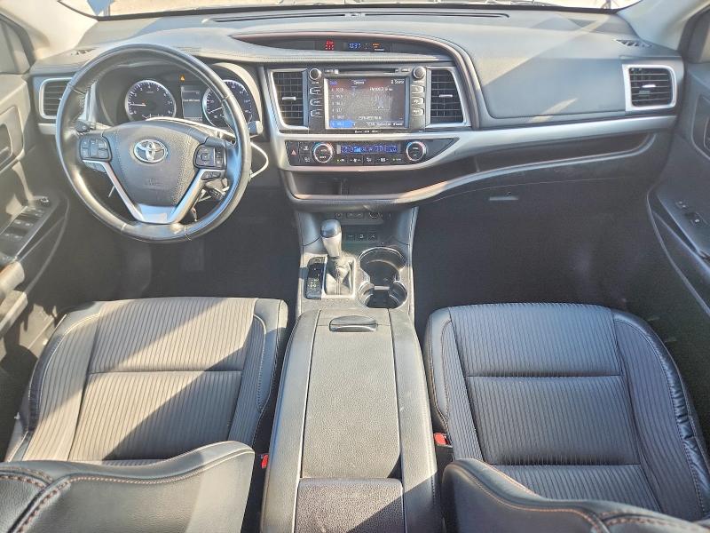 2017 Toyota Highlander მანქანა იყიდება აუქციონზე, vin: 5TDBZRFH0HS414372, აუქციონის ნომერი: 63212066